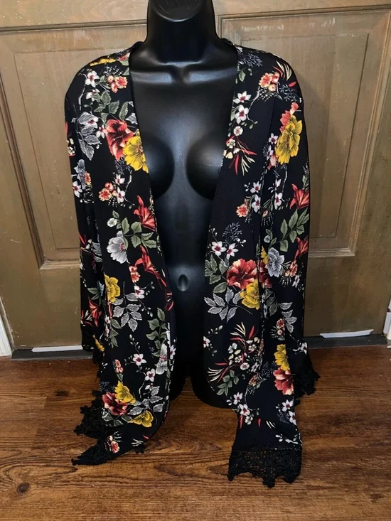 Jodifl Black Floral Crochet Trim Long Sleeve Lightweight Duster Cardigan Size M - Picture 1 of 7